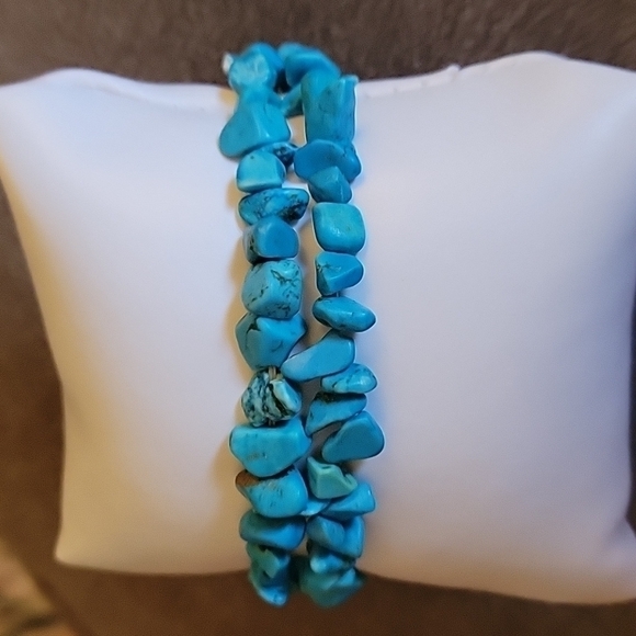 3/$30 HANDMADE Western Turquoise Chip Beaded Stretch Bracelets - Picture 2 of 4